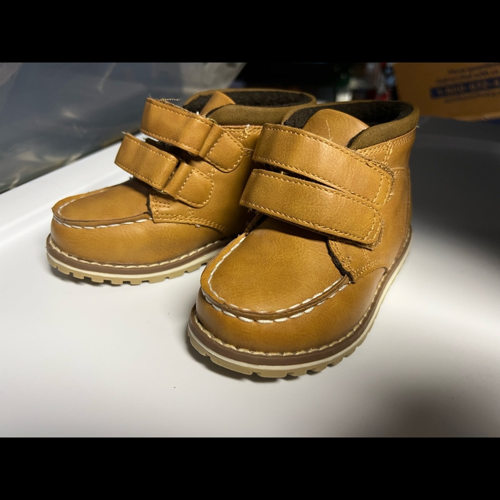 NWOT Childrens Place boots